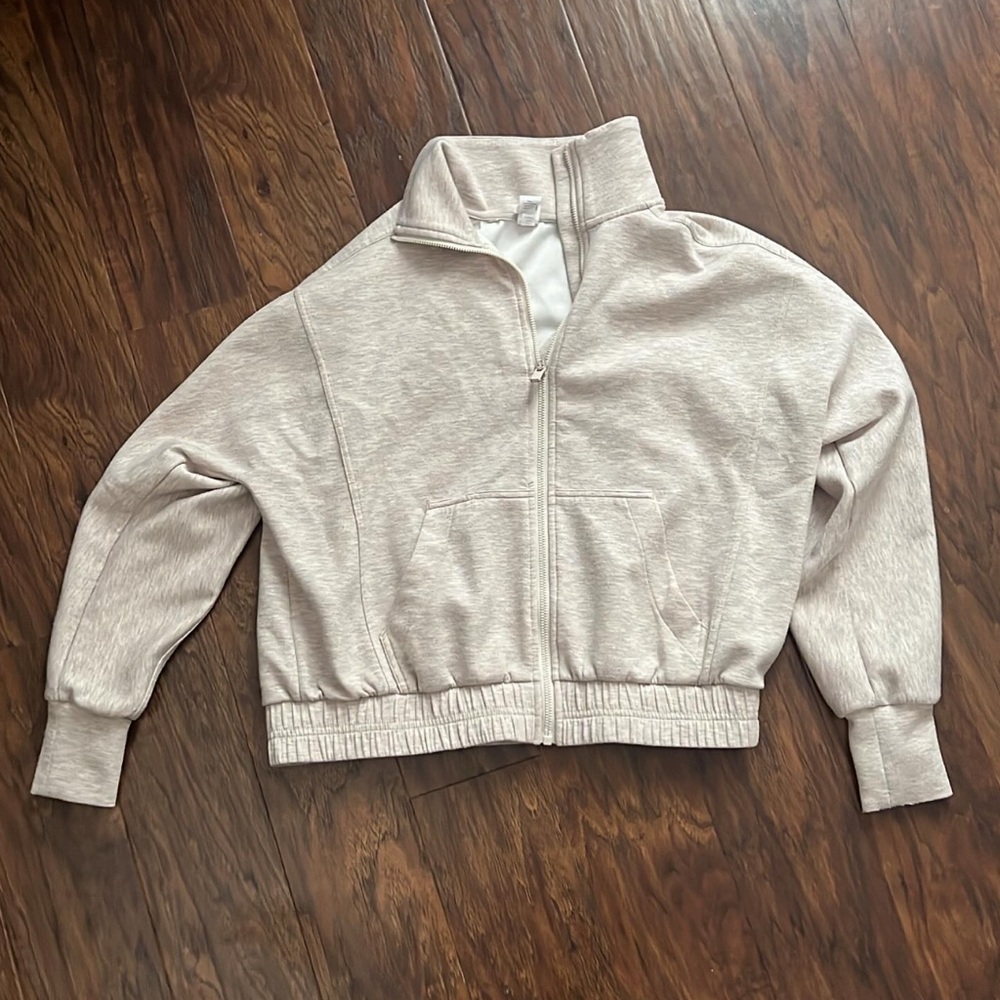 Women’s cropped athletic Zip-Up Jacket